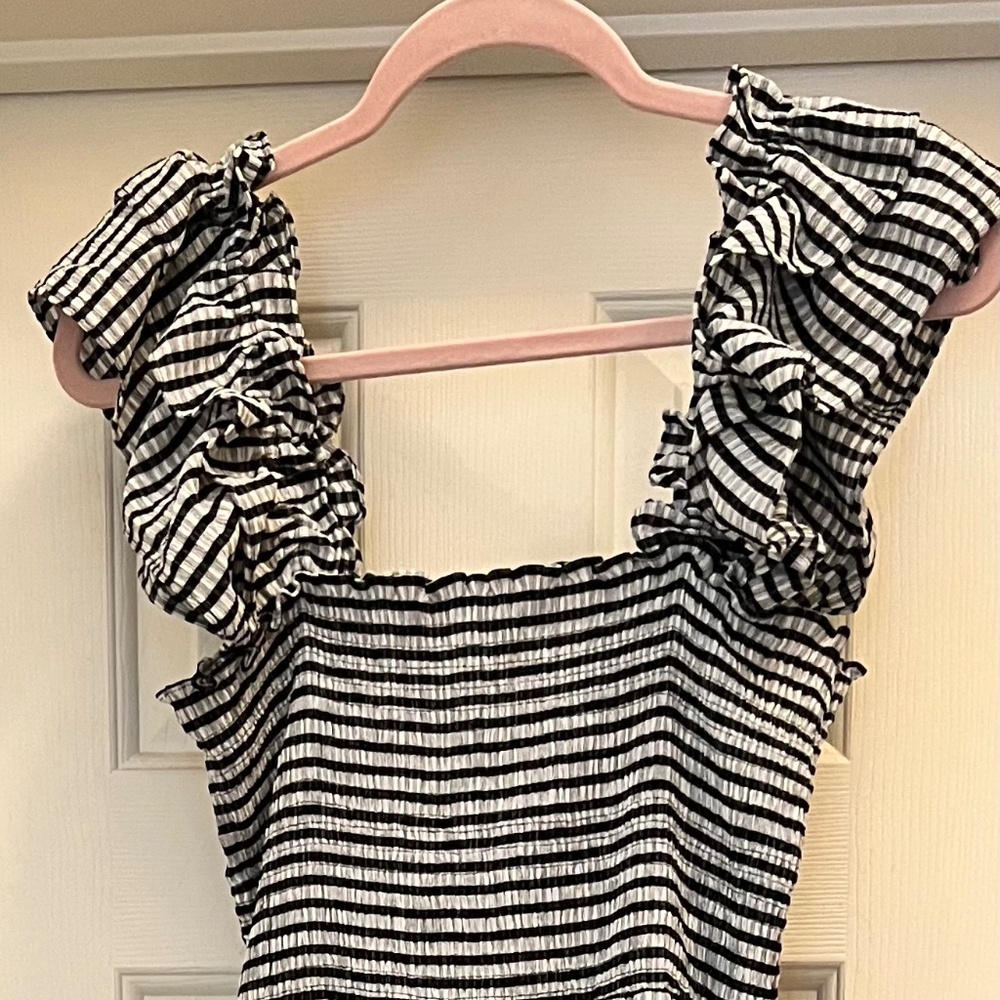 Black and white maxi dress for summer!